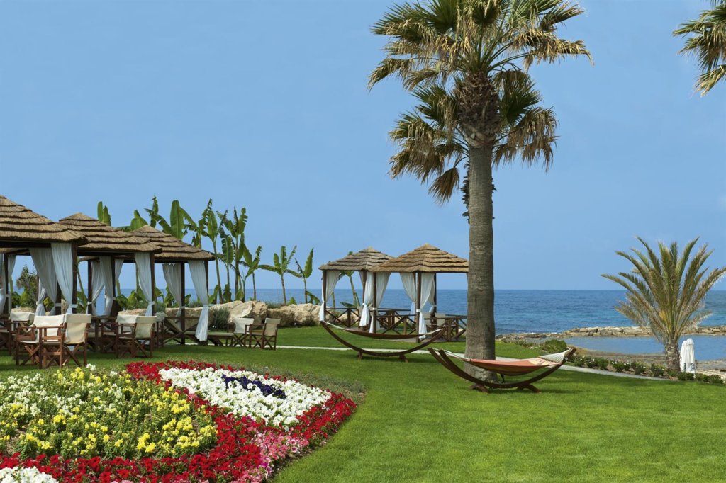 Отель Pioneer Beach, Пафос, Кипр