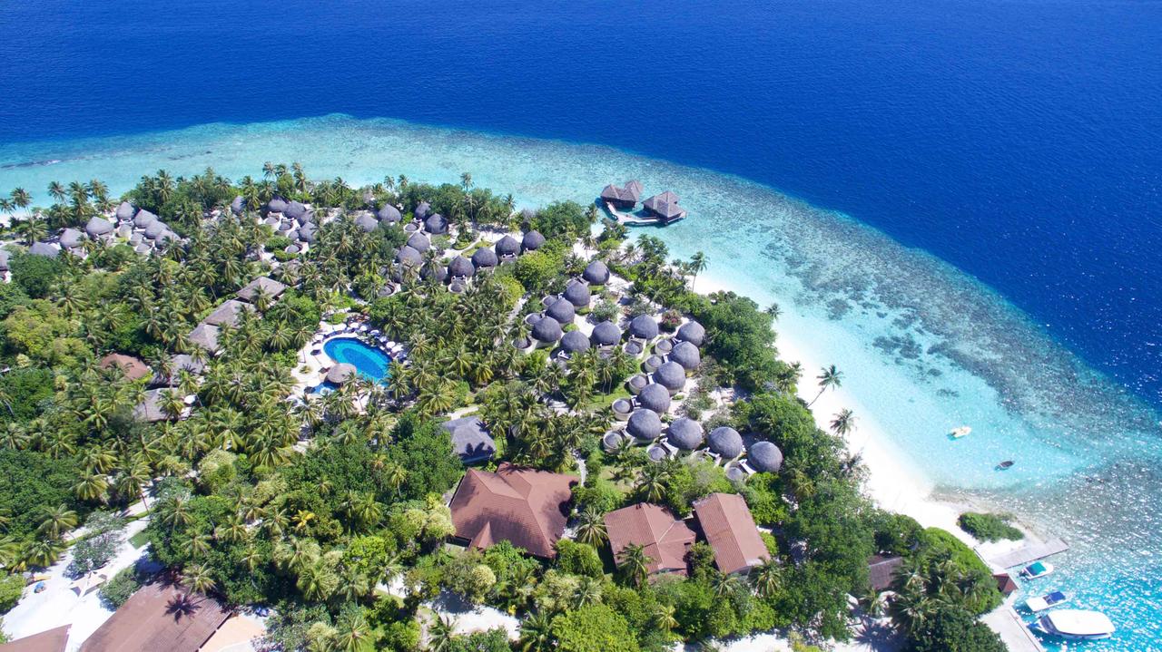 Отель Bandos Island Resort, Мальдивы