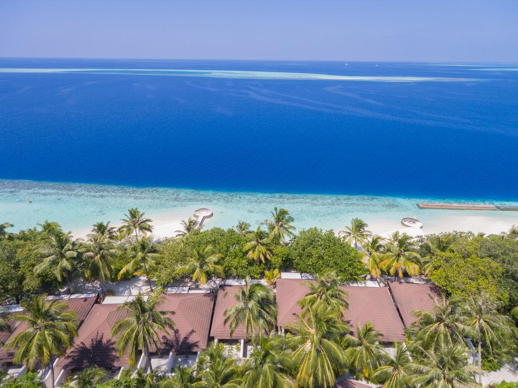 Отель Lily Beach Resort & Spa, Мальдивы