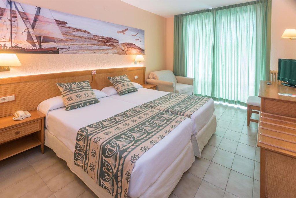 Отель Oasis Tossa, Коста Брава, Испания