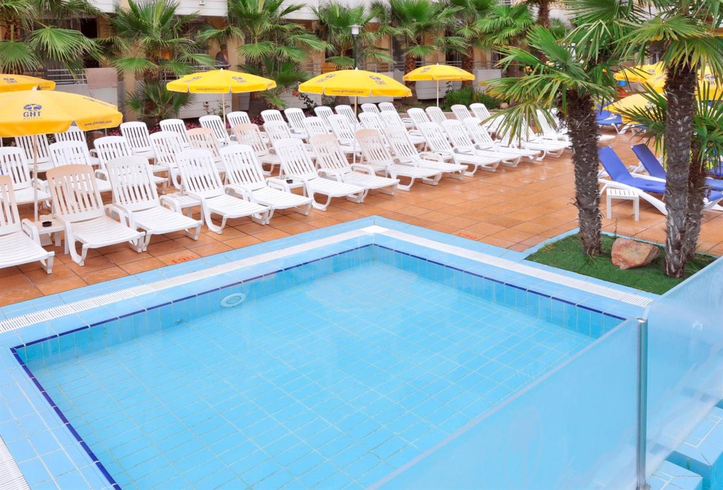 Отель Oasis Tossa, Коста Брава, Испания