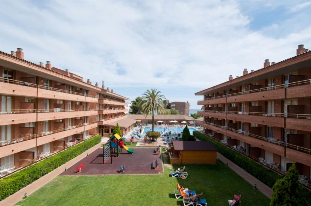 Отель Voramar Apartments, Камбрильс, Испания