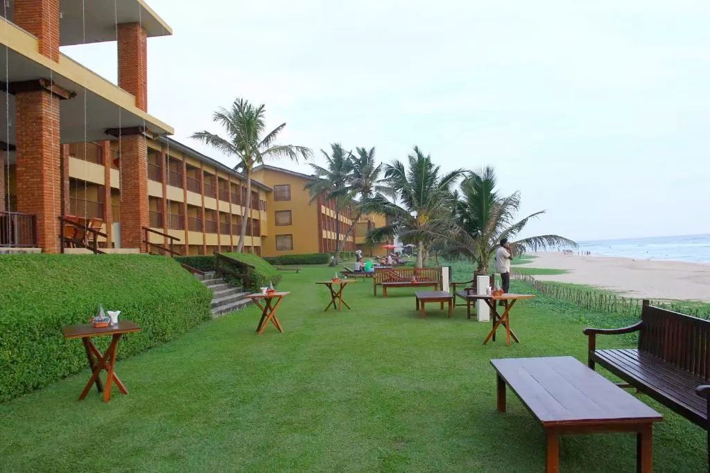 Отель The Long Beach Resort, Коггала, Шри Ланка