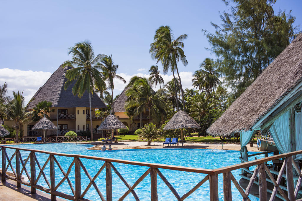 Отель Neptune Pwani Beach Resort & Spa, Занзибар, Танзания