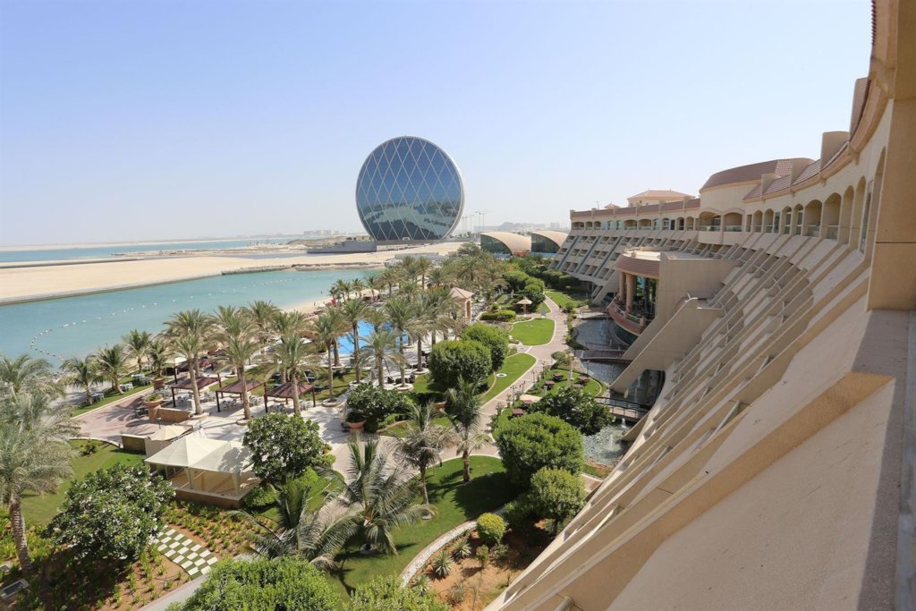 Отель Al Raha Beach Hotel, Абу-Даби, ОАЭ