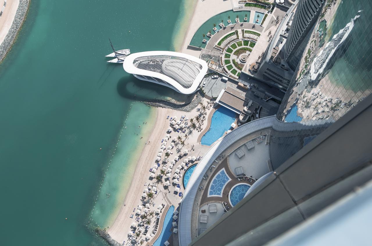 Отель Jumeirah At Etihad Towers, Абу-Даби, ОАЭ